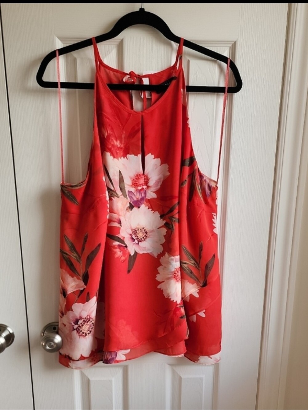 le chateau Red Floral Halter Tank with Open Back Tie Sz 2X - Picture 7 of 7
